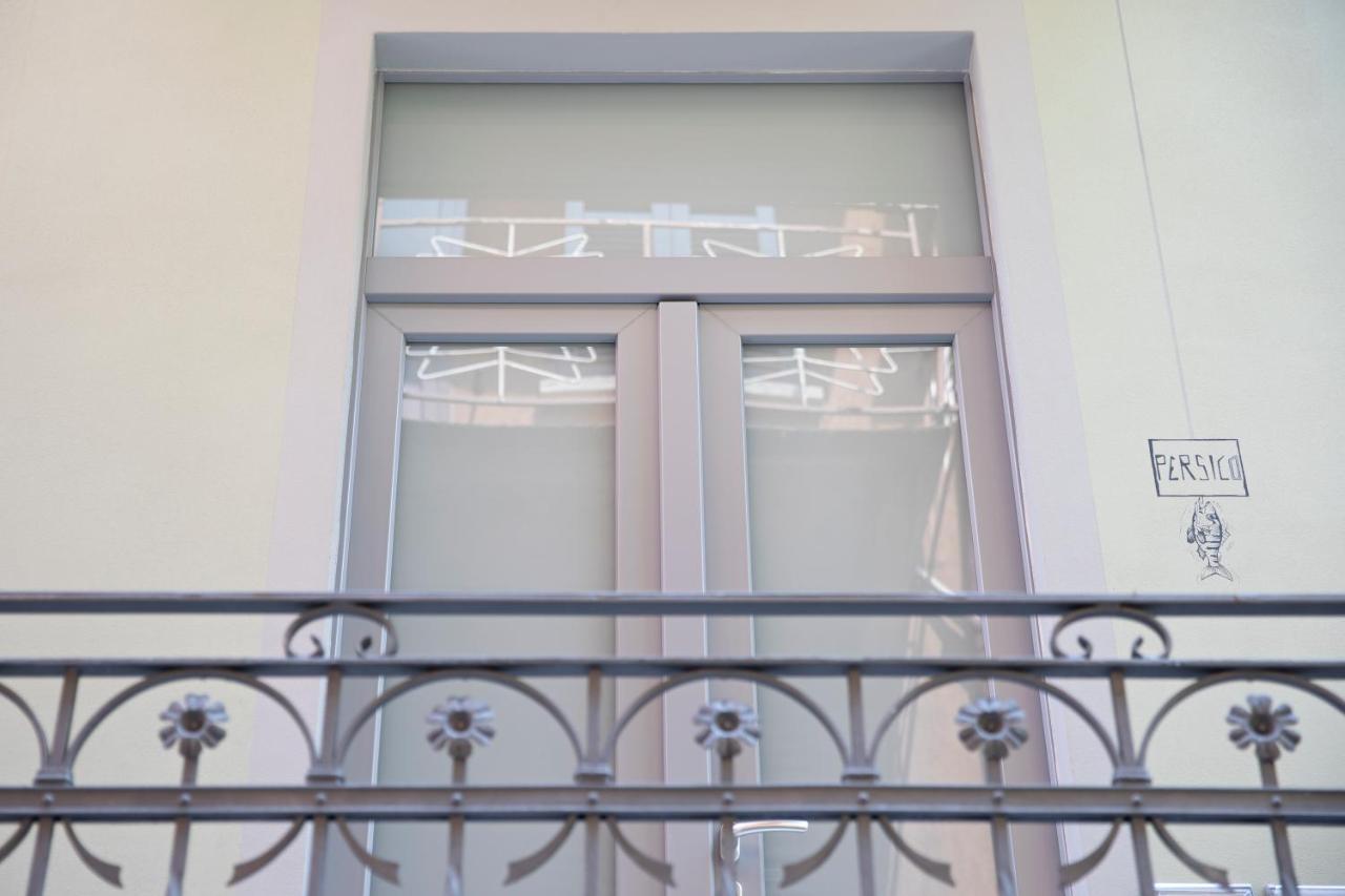 Charming Moment Di Villa Porta - Residenza Porto Vecchio Luino Exterior photo